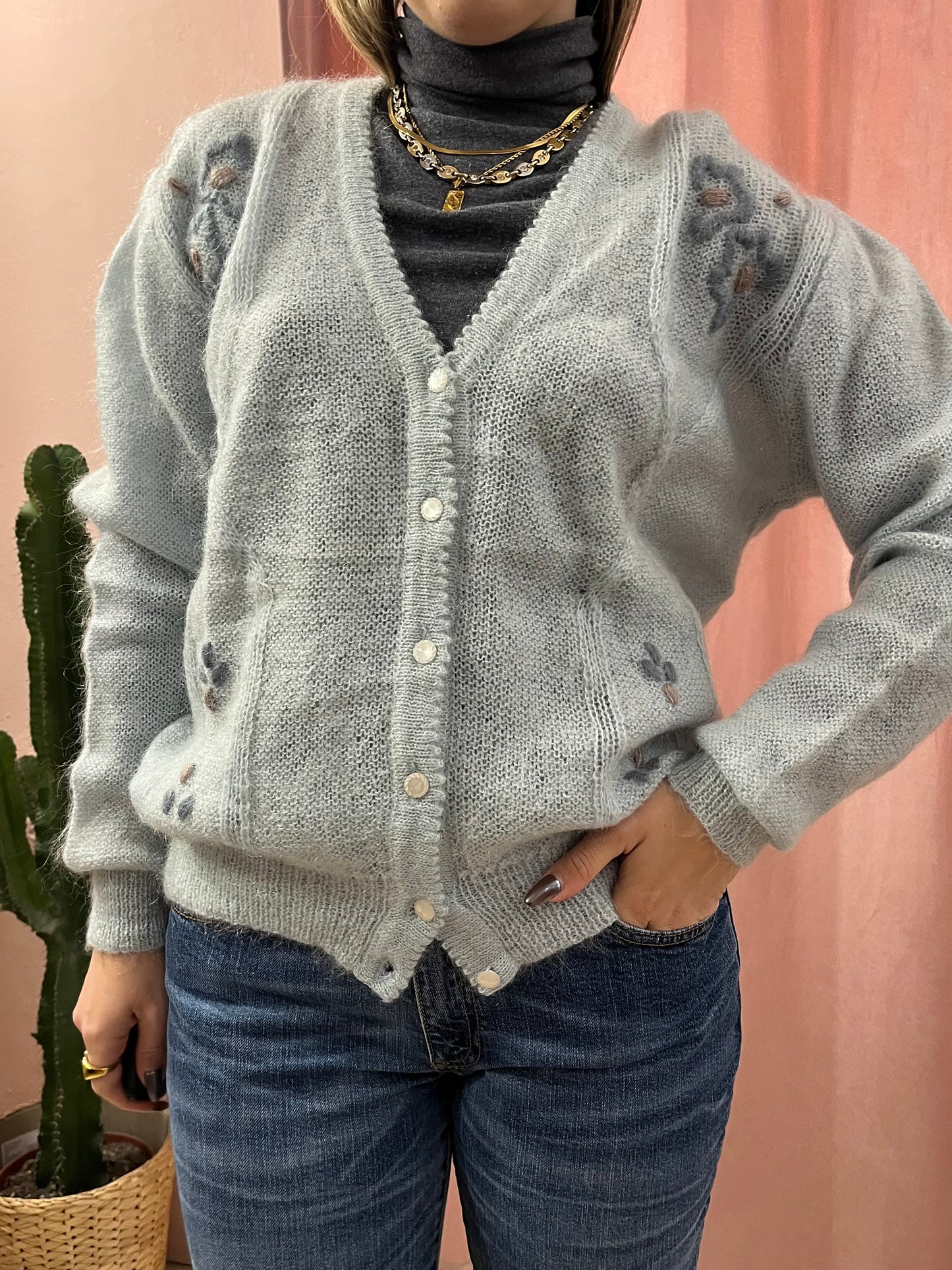 Cardigan azzurro polvere in lana con ricami