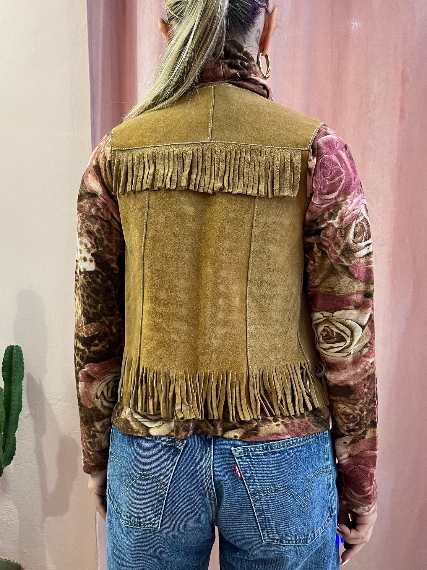 Gilet scamosciato con frange