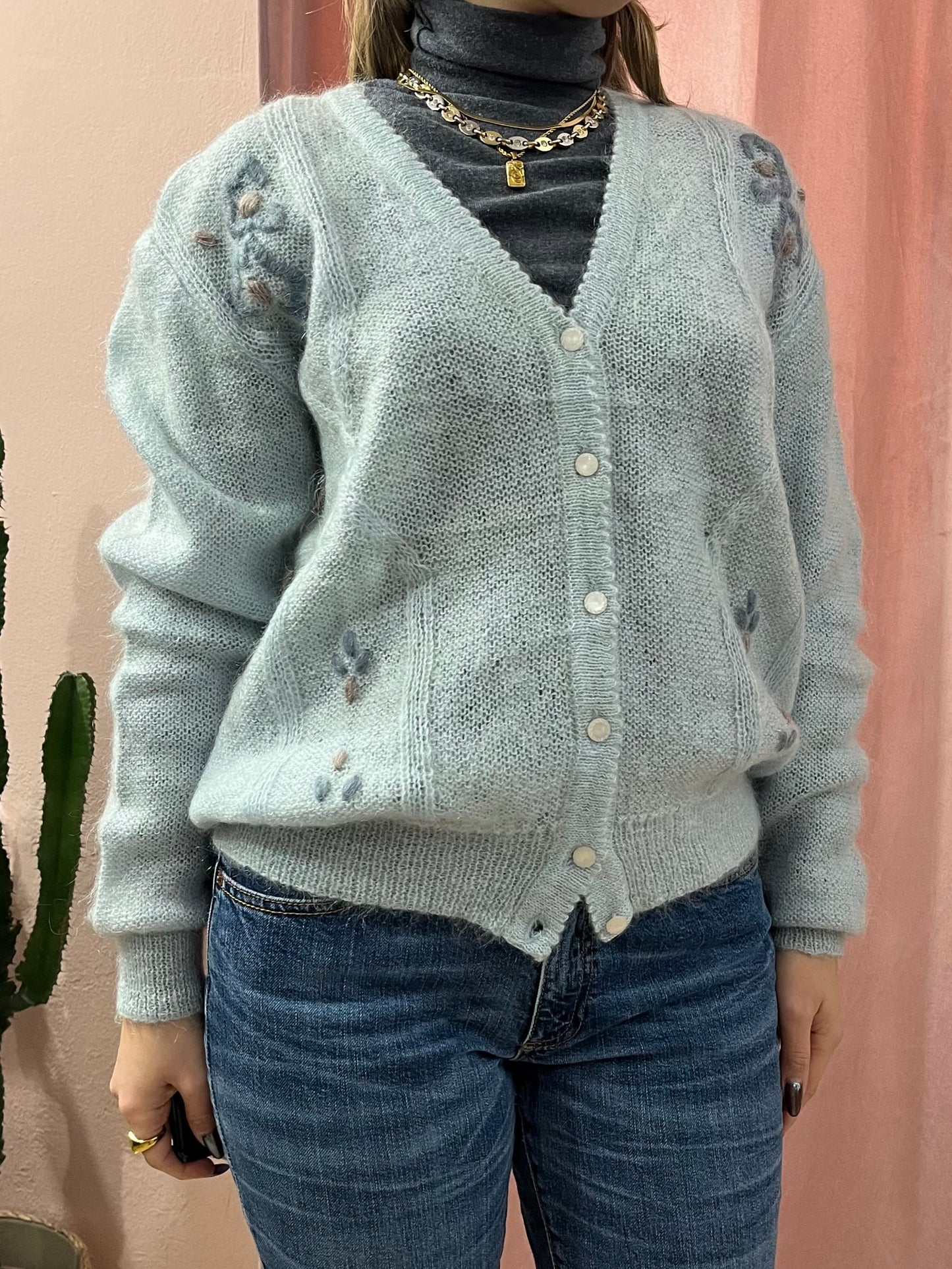 Cardigan azzurro polvere in lana con ricami