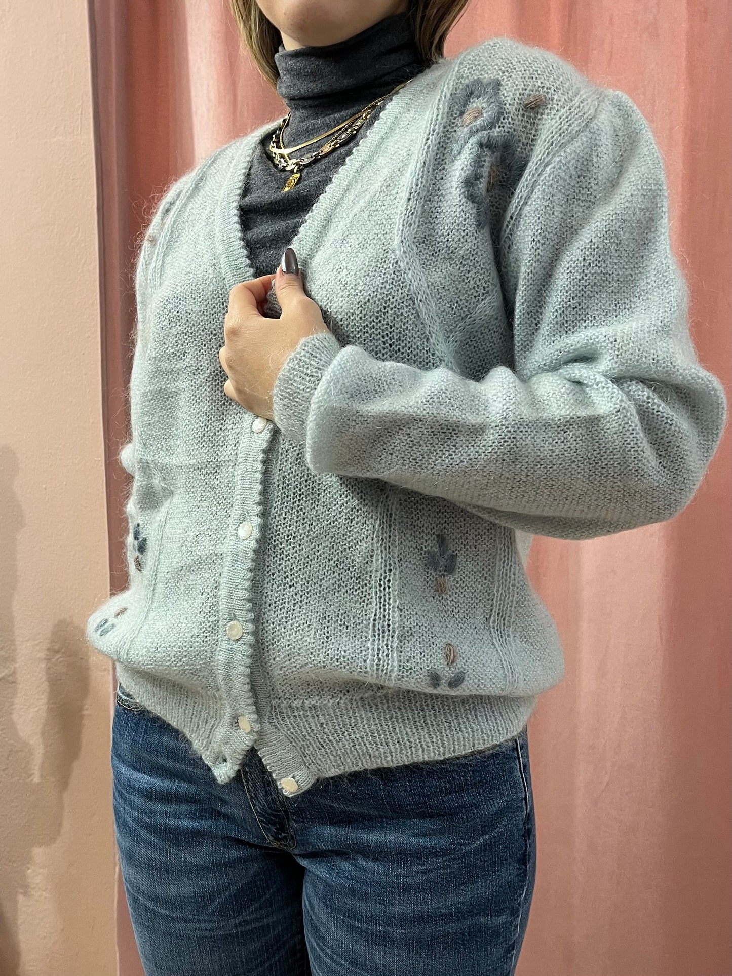 Cardigan azzurro polvere in lana con ricami