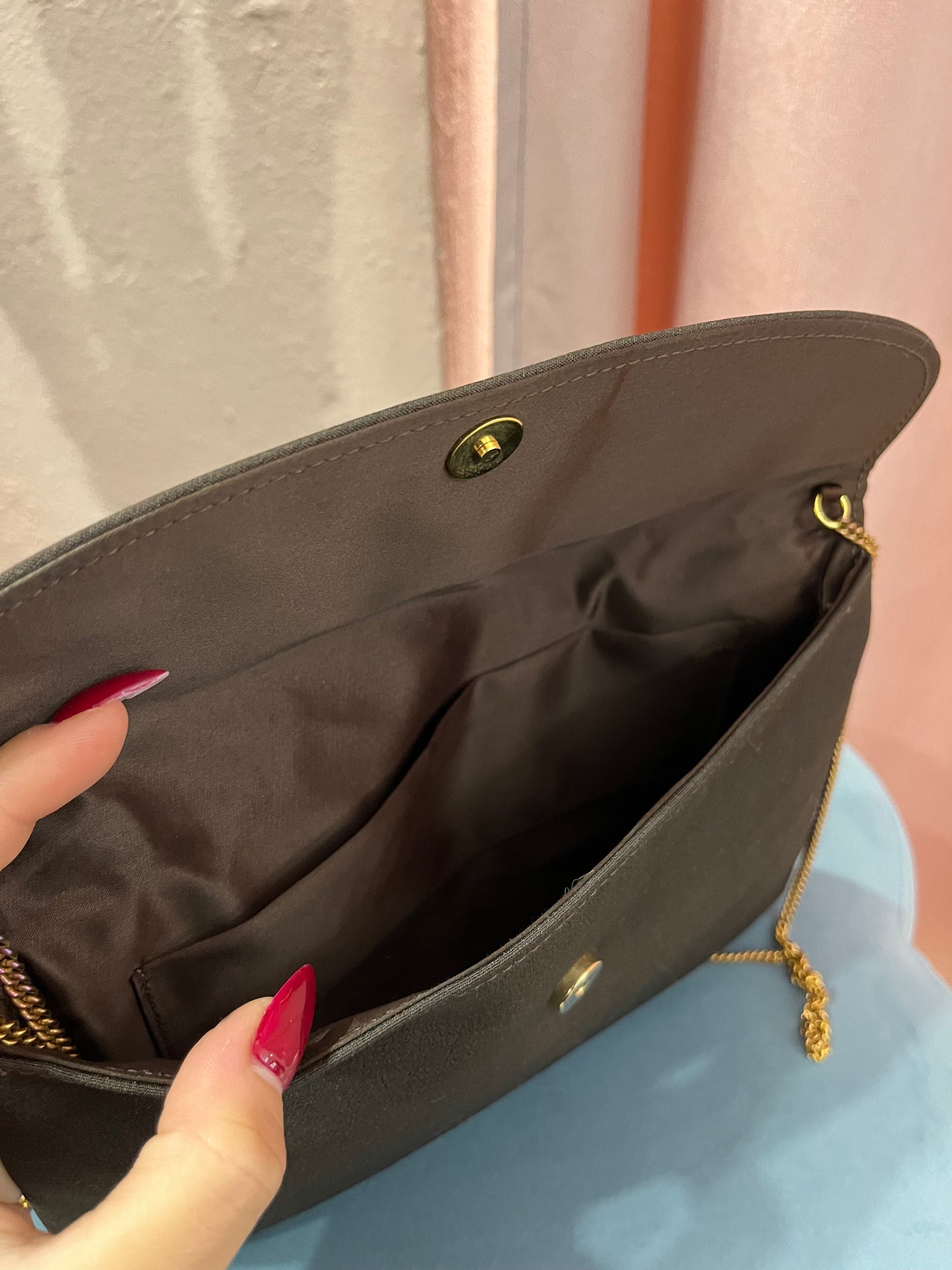 Pochette da sera marrone con tracolla