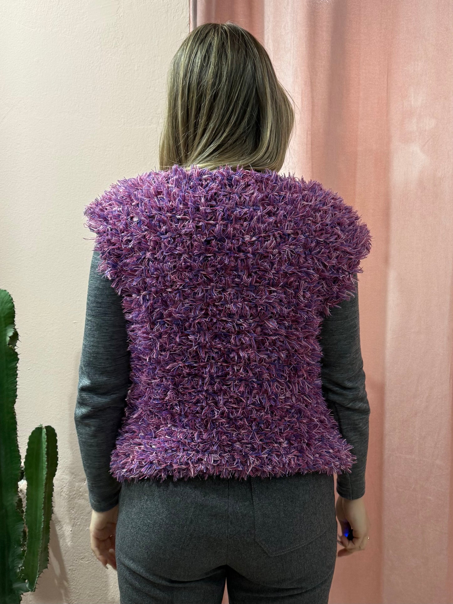 Gilet smanicato piumoso viola